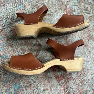 MIA Anja Clog Sandals in Cognac